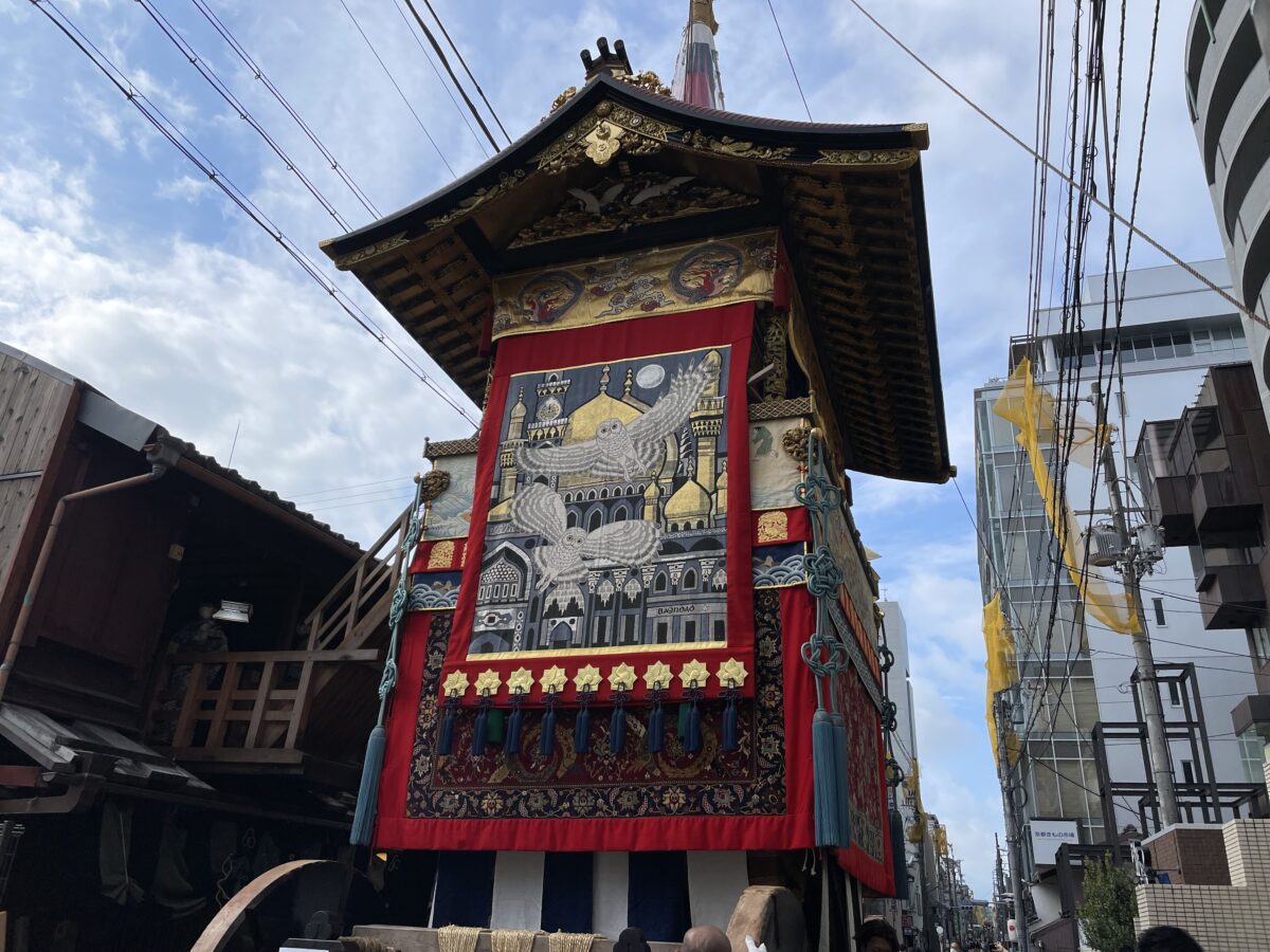 放下鉾のフクロウの見送