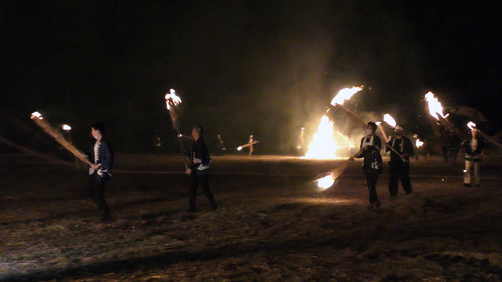 能登島向田の火祭り手松明