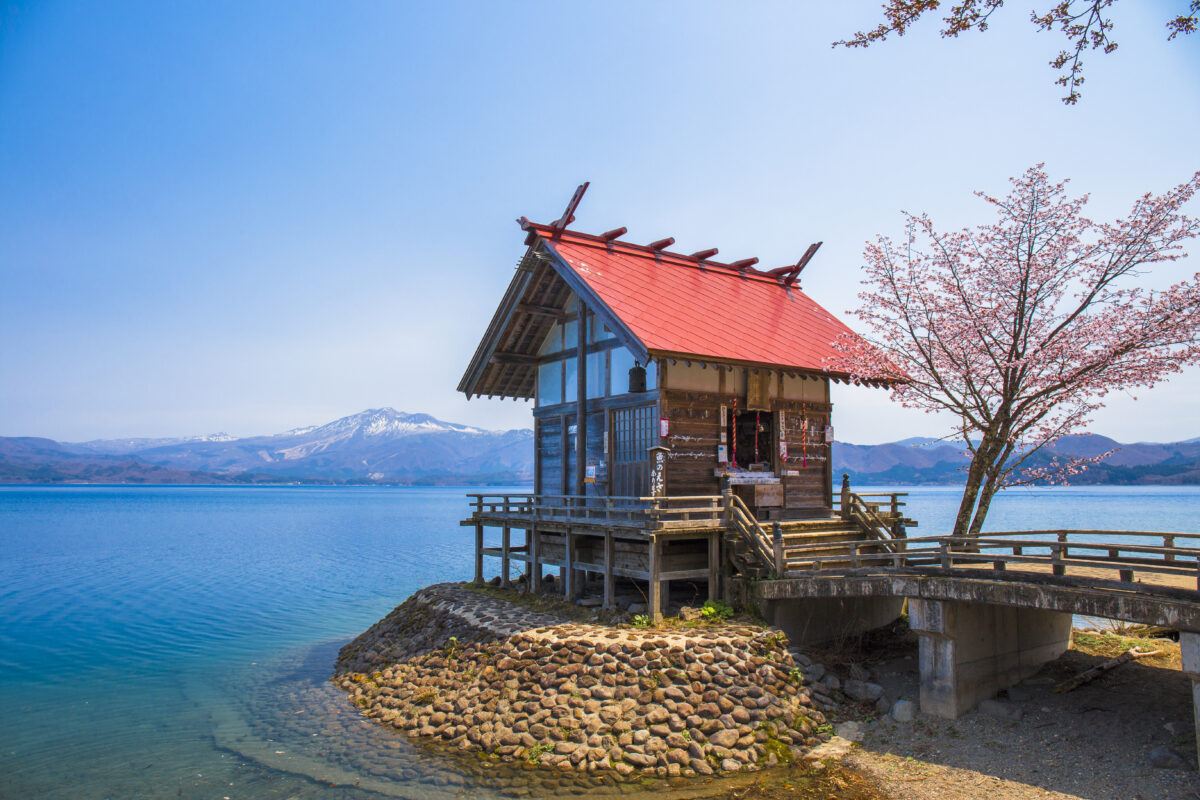 湖に山…ロケーションのパワーがスゴすぎる！秋田県のパワスポと御朱印5選！