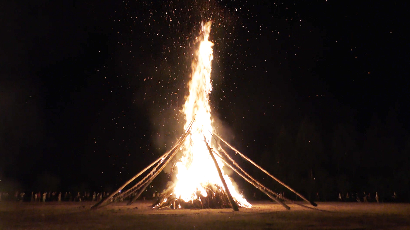 能登向田の火祭り