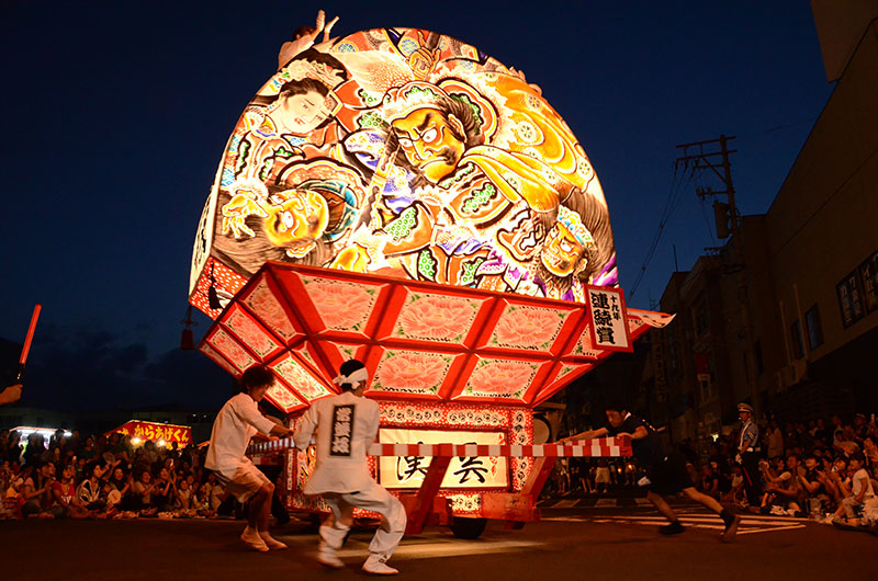 弘前ねぷたまつりは子どもが多く参加していることが特徴に挙げられる