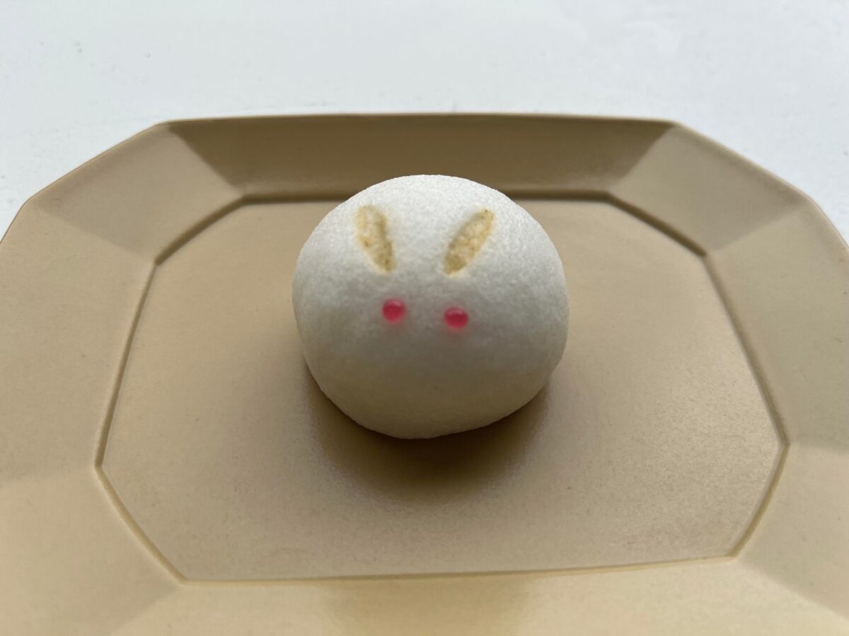 鶴屋吉信の月兎