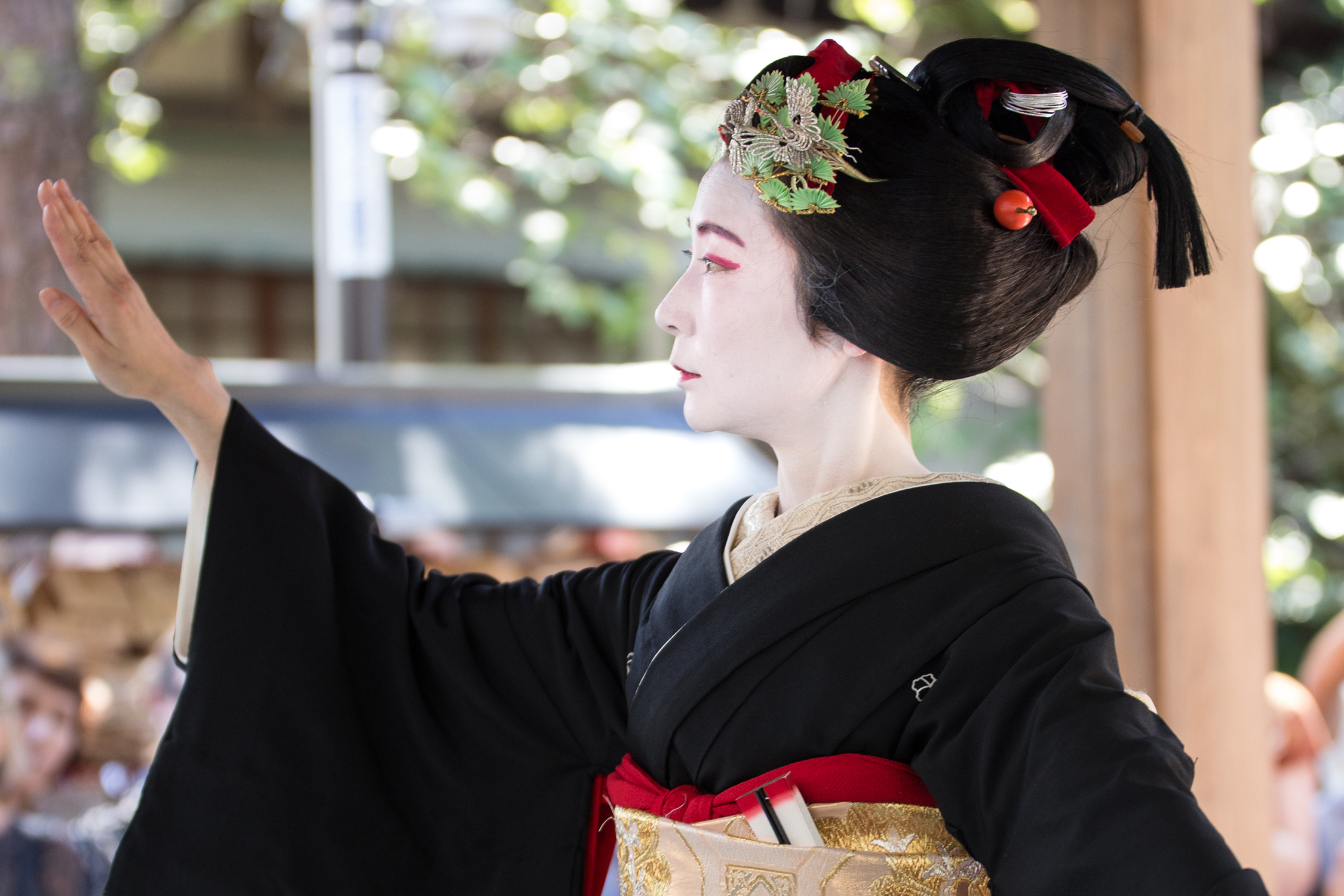 古墳時代〜現代まで！美しい日本髪を当時の衣装とともに堪能できる「櫛