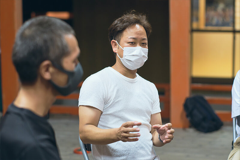 奥 雄二郎（おくゆうじろう） 1979年生まれ。 岩屋神楽講