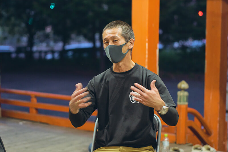 安枝 誠（やすえだまこと） 1970年生まれ。 黒土神楽講