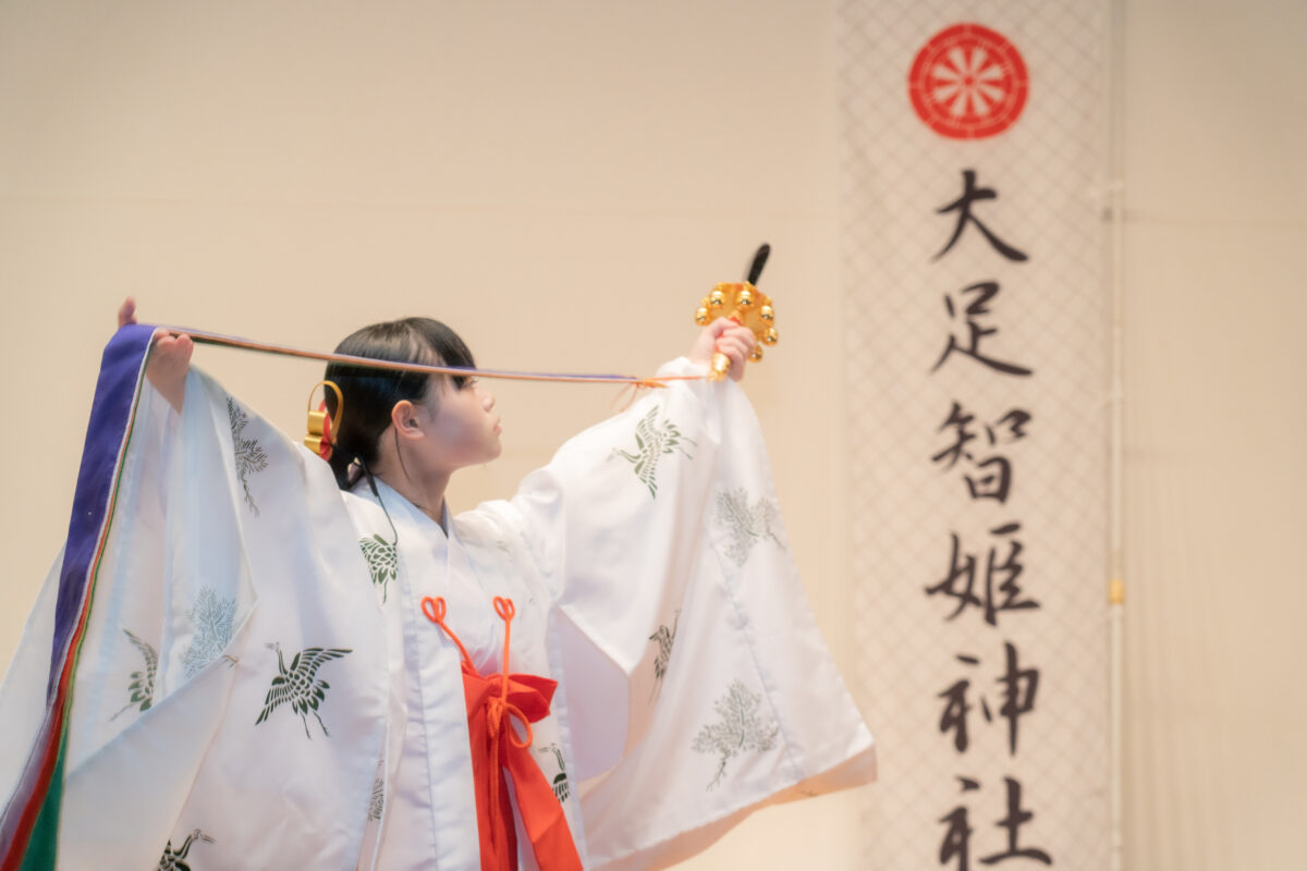 新居浜太鼓祭り「神事としての価値」を高める、大足智姫神社の巫女さんにインタビュー