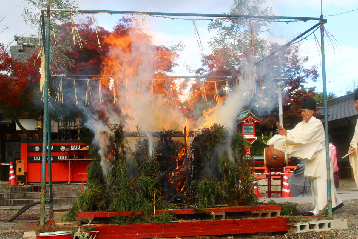 11月の京都の風物詩「火焚祭」とは？どんな行事？京都以外はどこで行う？
