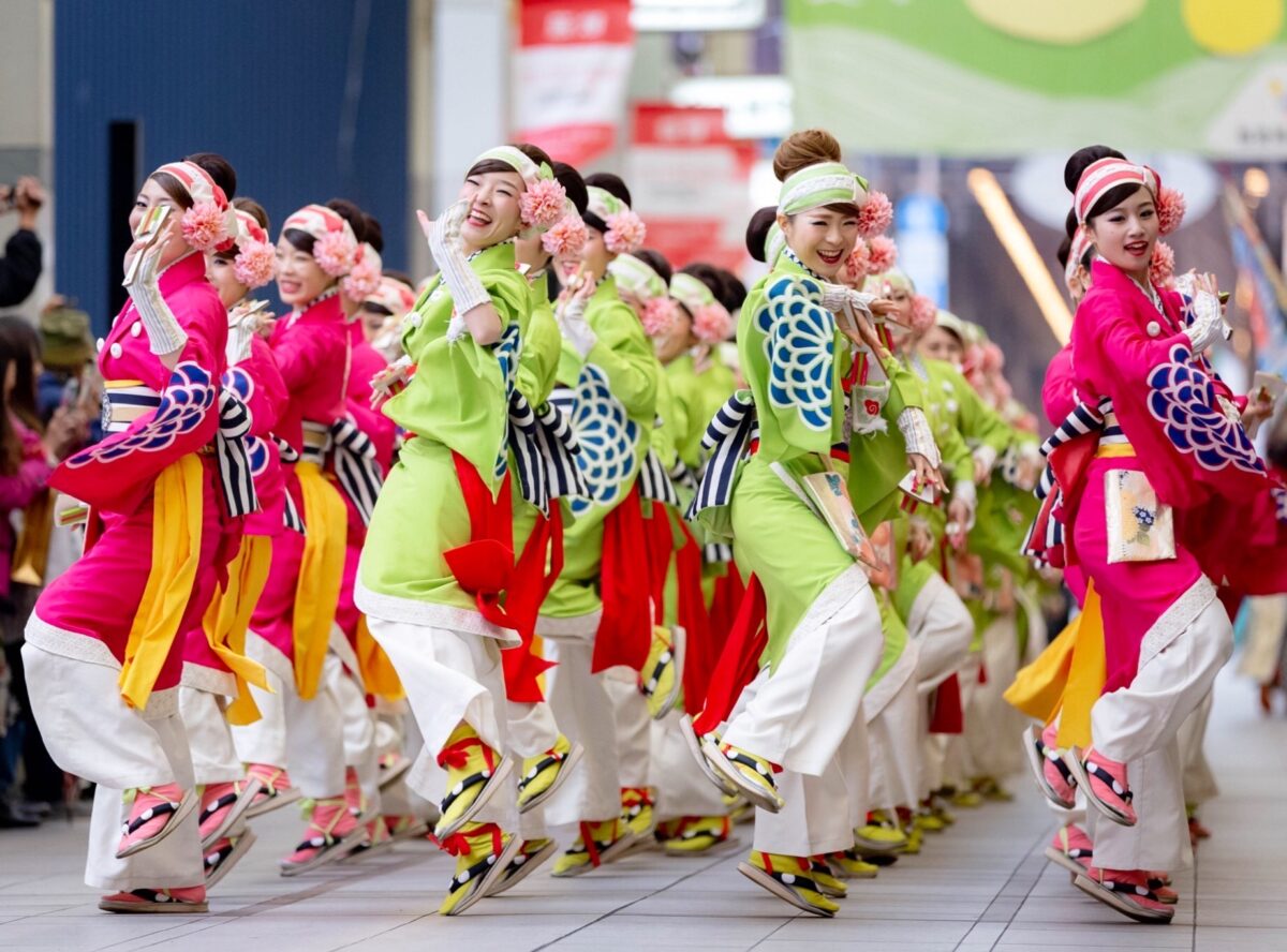 ほにや　踊る様子