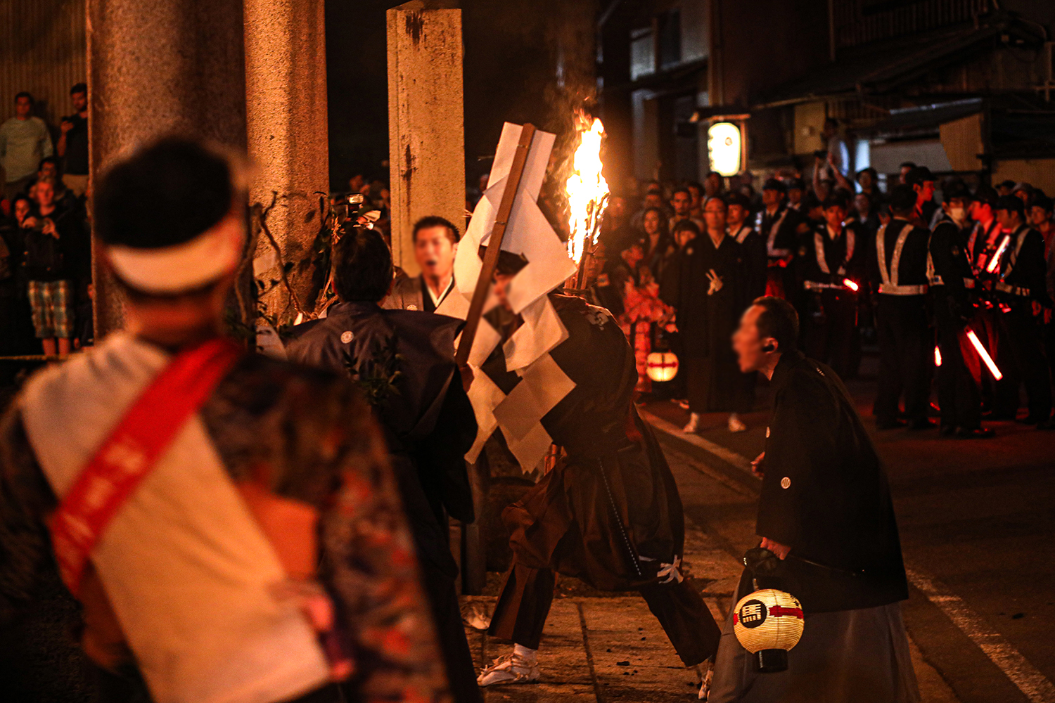 京都三大奇祭の火の粉はマグマ級！成人儀礼「チョッペンの儀」に限定御朱印も！2023年「鞍馬の火祭」は4年ぶりの通常開催｜株式会社オマツリジャパン