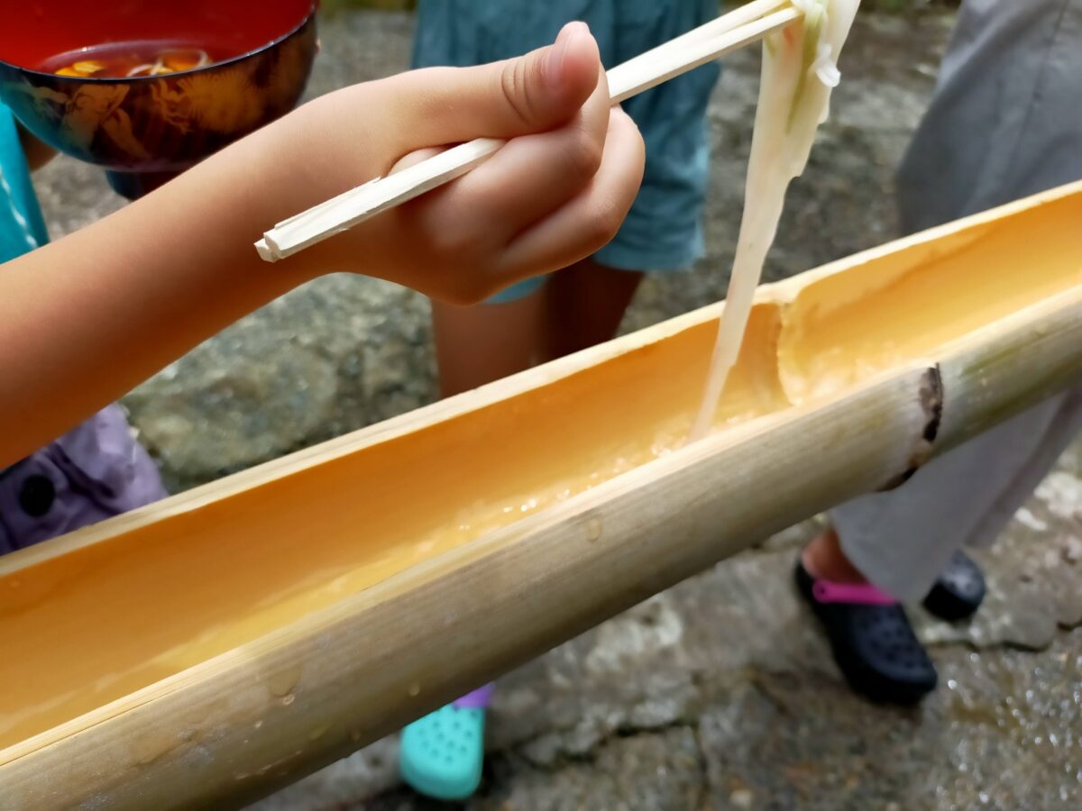 来週開催！喜界島の奇祭「ソーメンガブー」とは？素麺が秋の夜空を乱れ飛ぶ！？