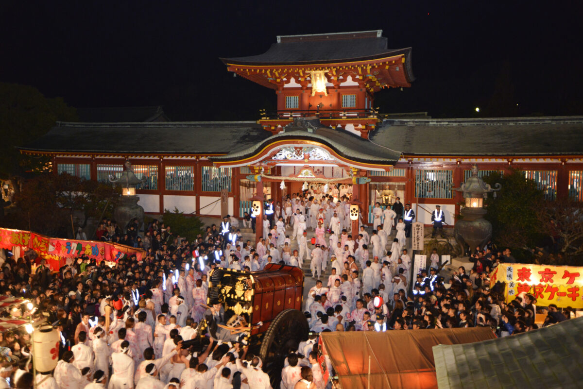 山口県防府市の裸祭りがスゴい！2023年防府天満宮「御神幸祭」は今週末行ける！ライブ配信もバウバウ！｜株式会社オマツリジャパン