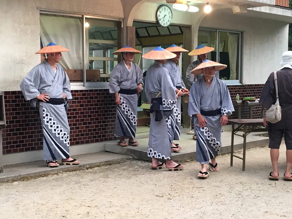 愛知県の盆踊りが幻想的！ユネスコ無形文化遺産「綾渡の夜念仏と盆踊」は例年8月10日と15日に開催｜株式会社オマツリジャパン