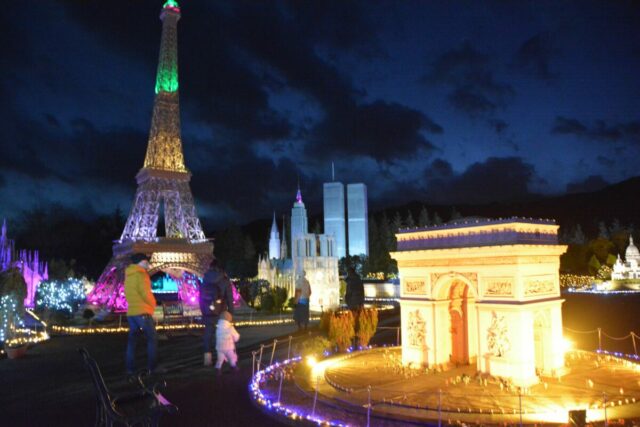 東武ワールドスクウェアイルミネーション