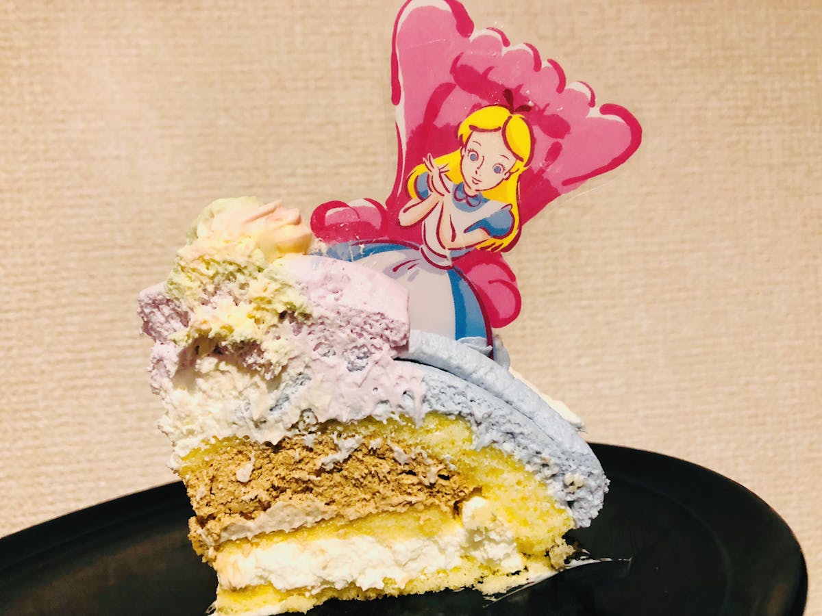 セブンイレブン レトロ可愛い 不思議の国のアリス ケーキは意外な本格派 オマツリジャパン あなたと祭りをつなげるメディア セブンイレブン レトロ可愛い 不思議の国のアリス ケーキは意外な本格派 オマツリジャパン あなたと祭りをつなげるメディア