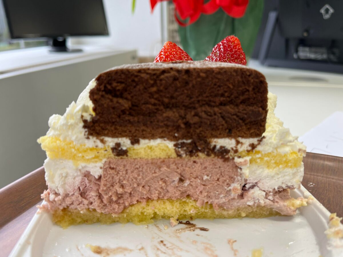 ファミマのケーキ