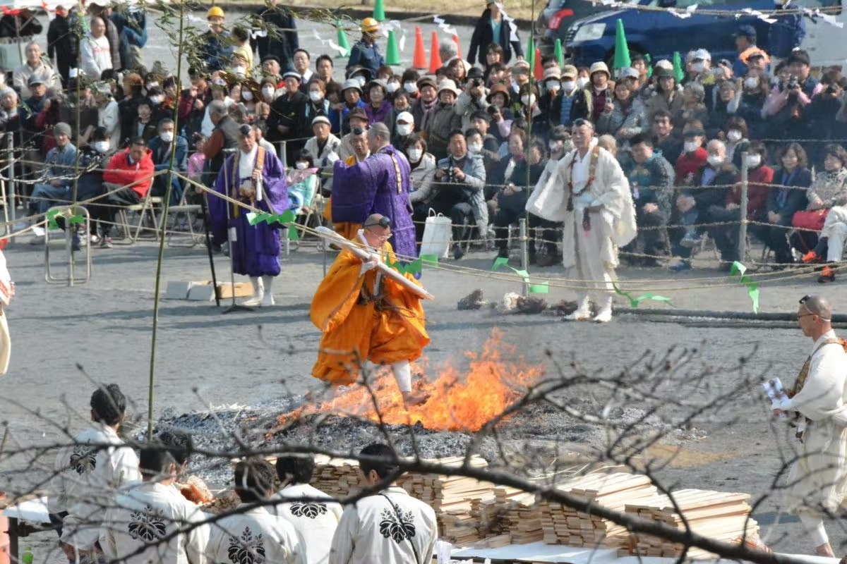 護摩の炎で身も心も清める！秩父長瀞火祭りで春の訪れを感じよう