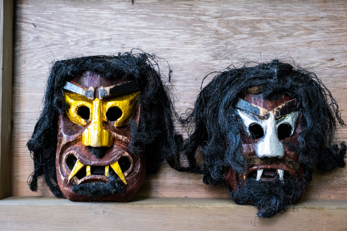 真山地区の面はツノがないのが特徴