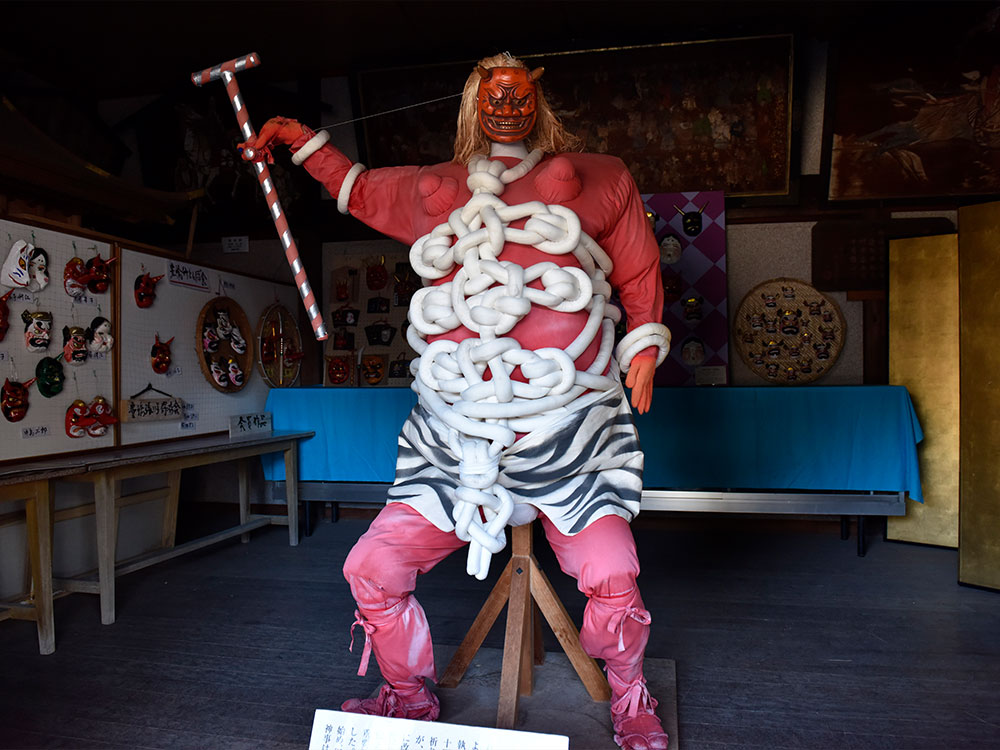 安久美神戸神明社に常設されている鬼