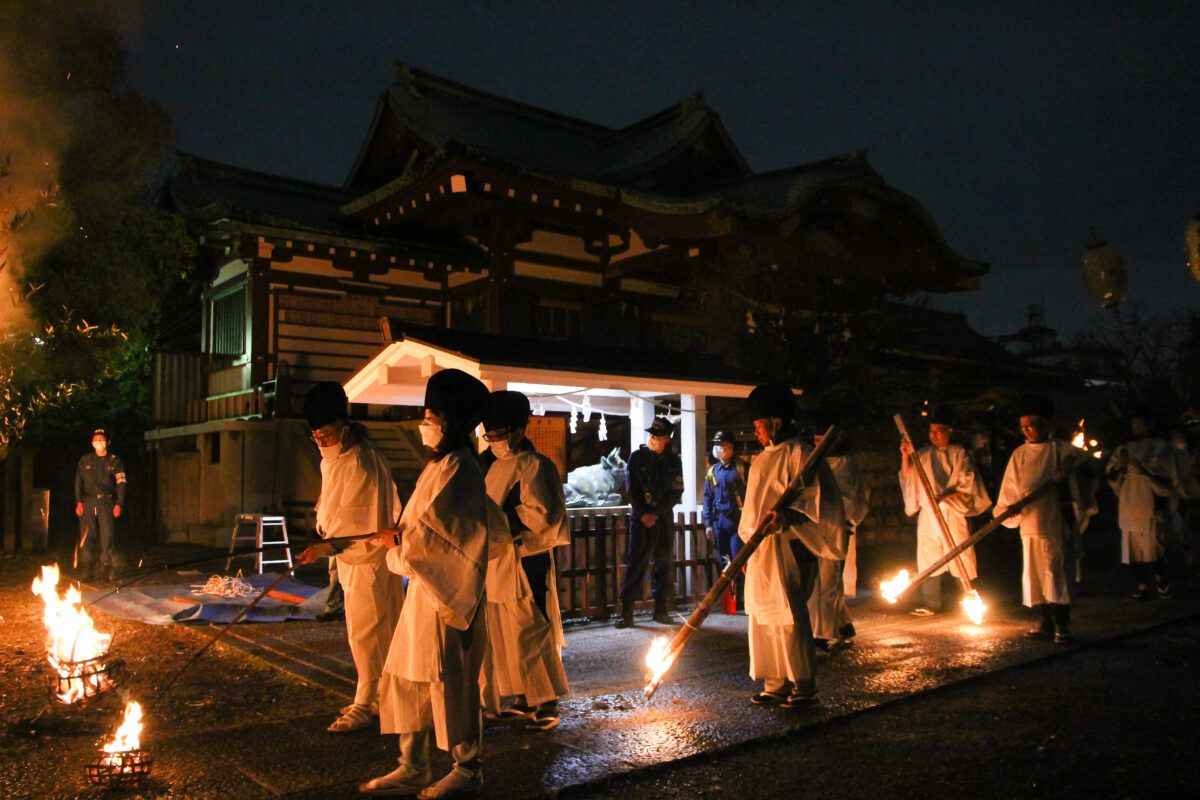 神忌祭（松明まつり）が亀戸天神社で開催！菅原道真を偲ぶ荘厳な春の火祭り