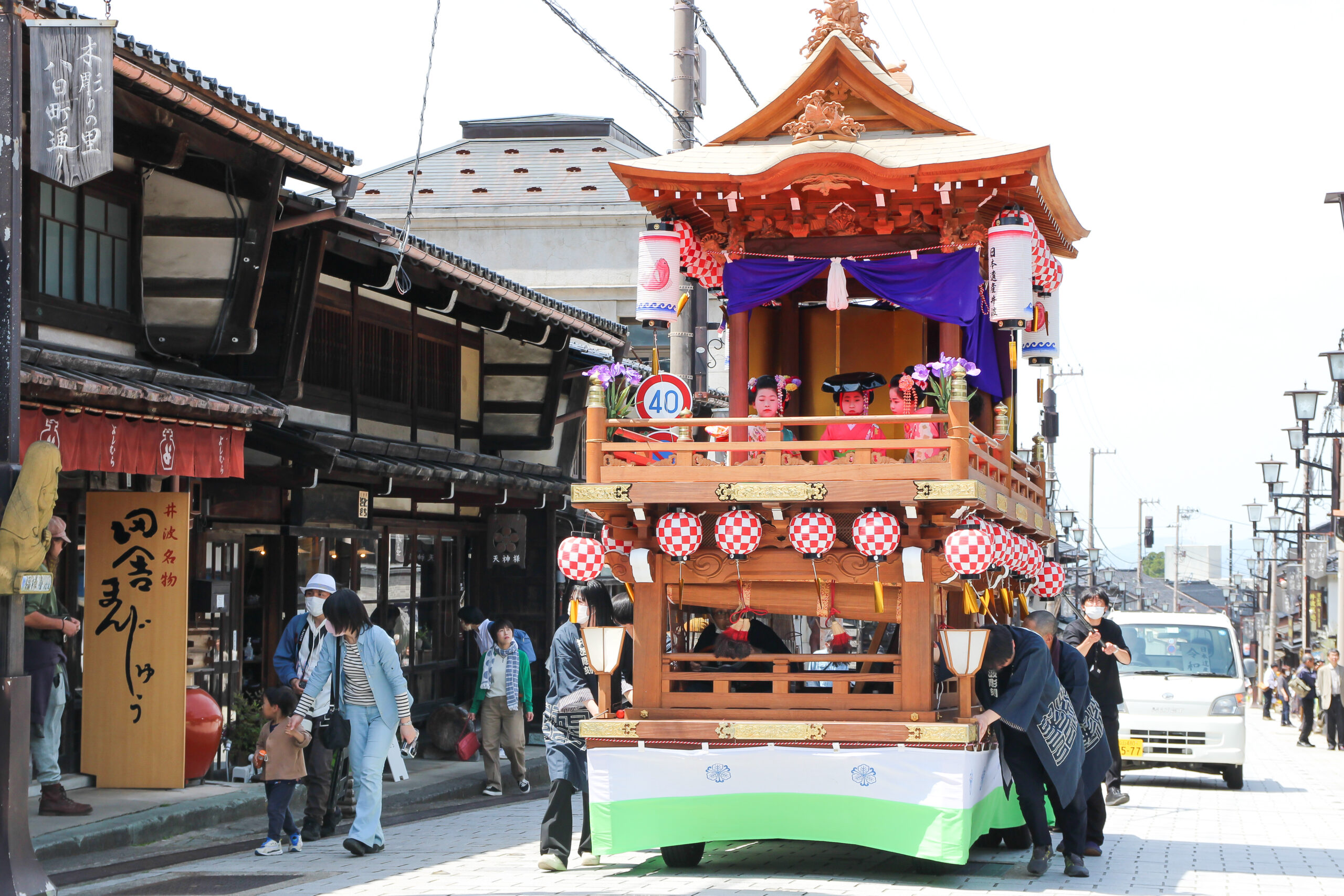 井波よいやさ祭り
