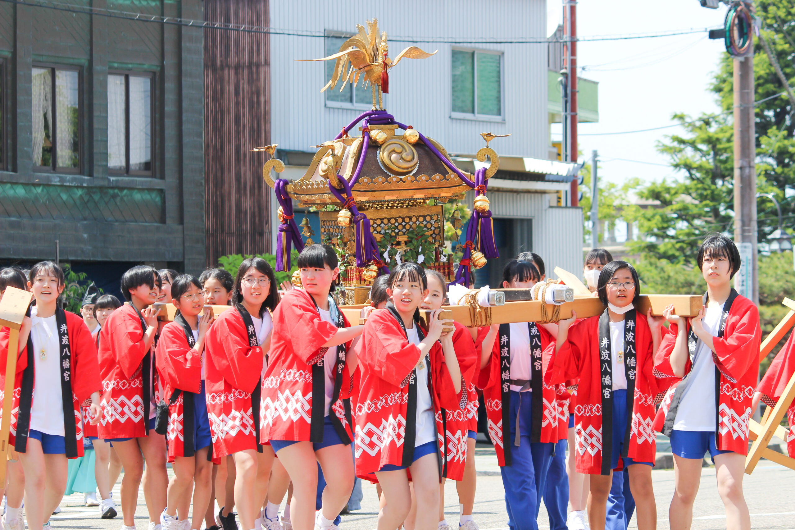 井波よいやさ祭り