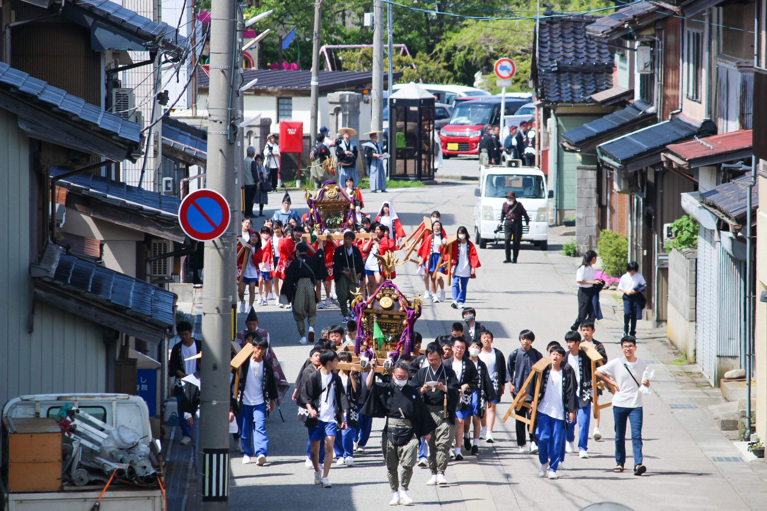 井波よいやさ祭り
