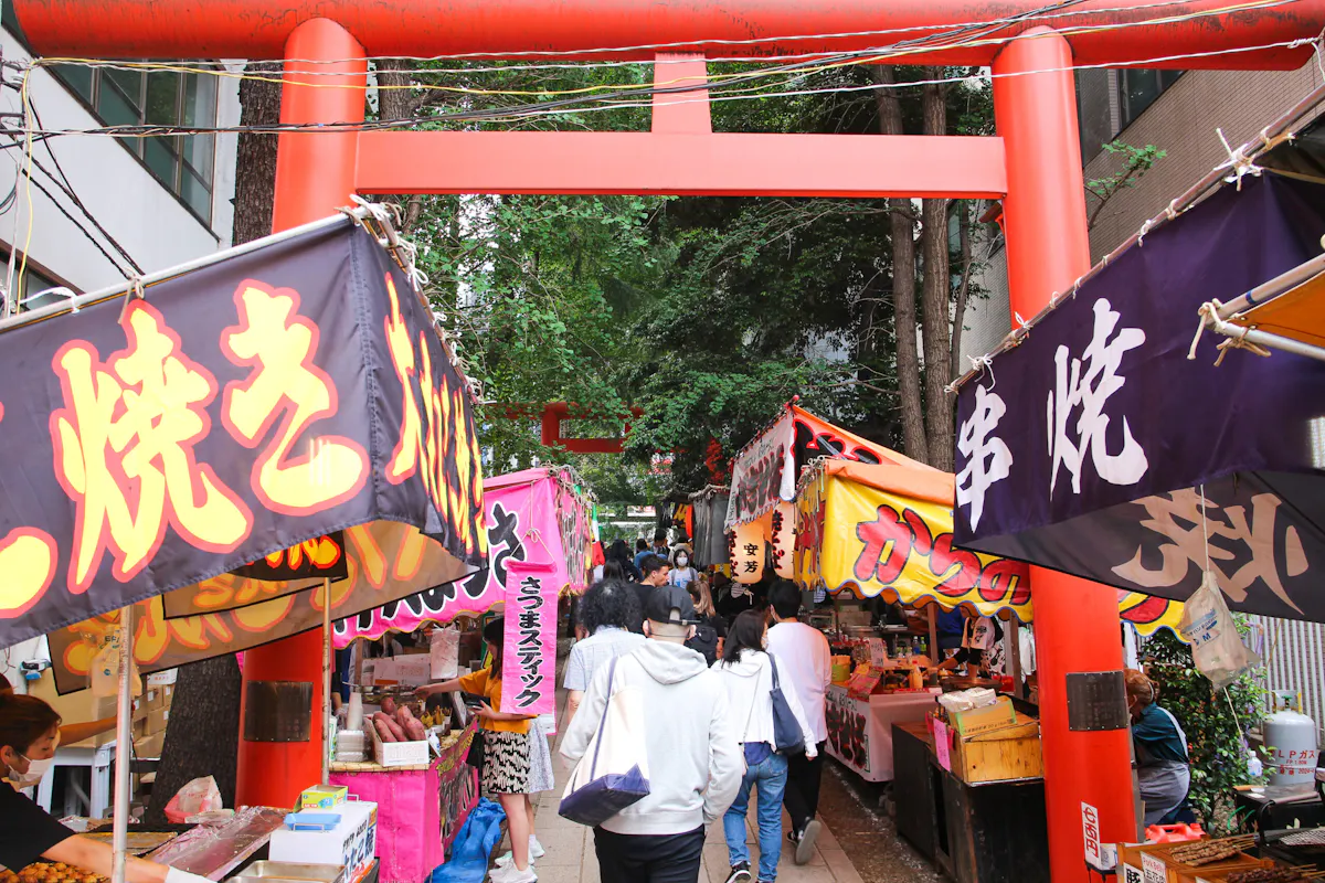 花園神社例大祭で4年ぶりに担ぎ上げられるお神輿!町会神輿が練り新宿の町を賑わせる|株式会社オマツリジャパン