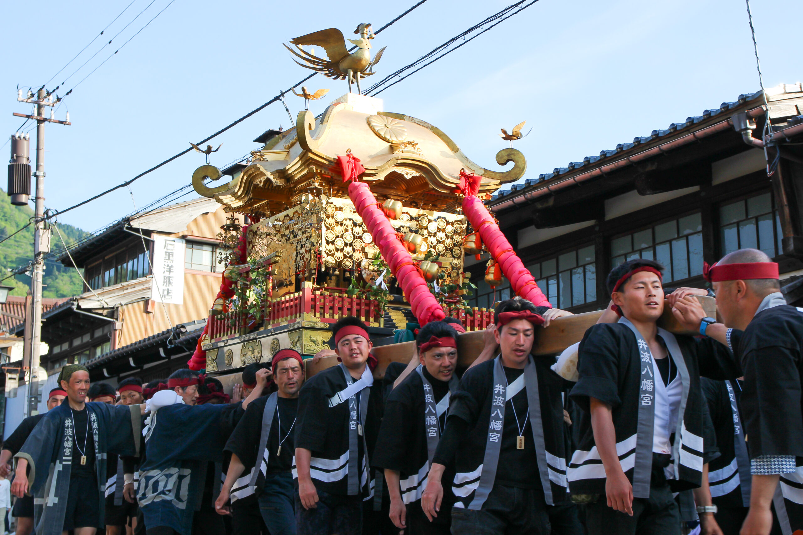 井波よいやさ祭り
