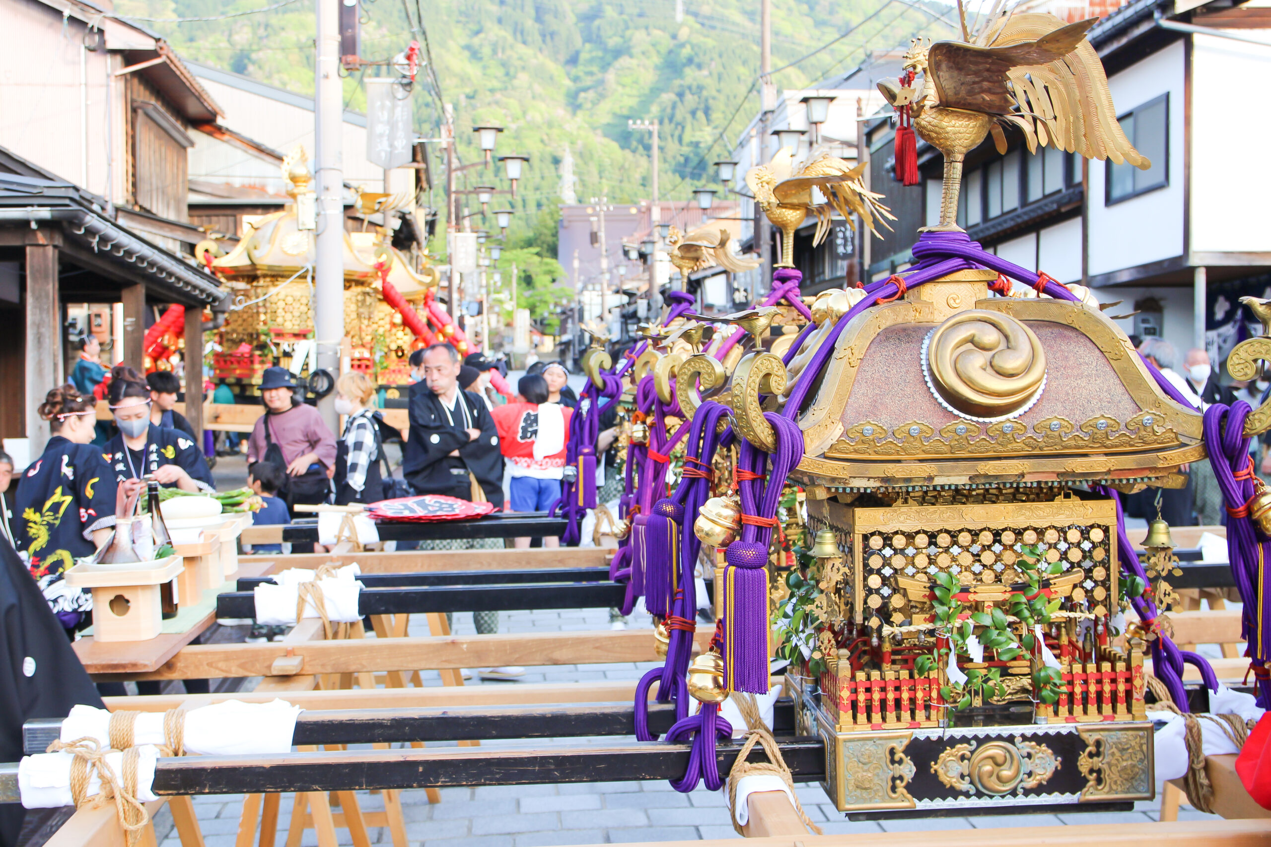 井波よいやさ祭り