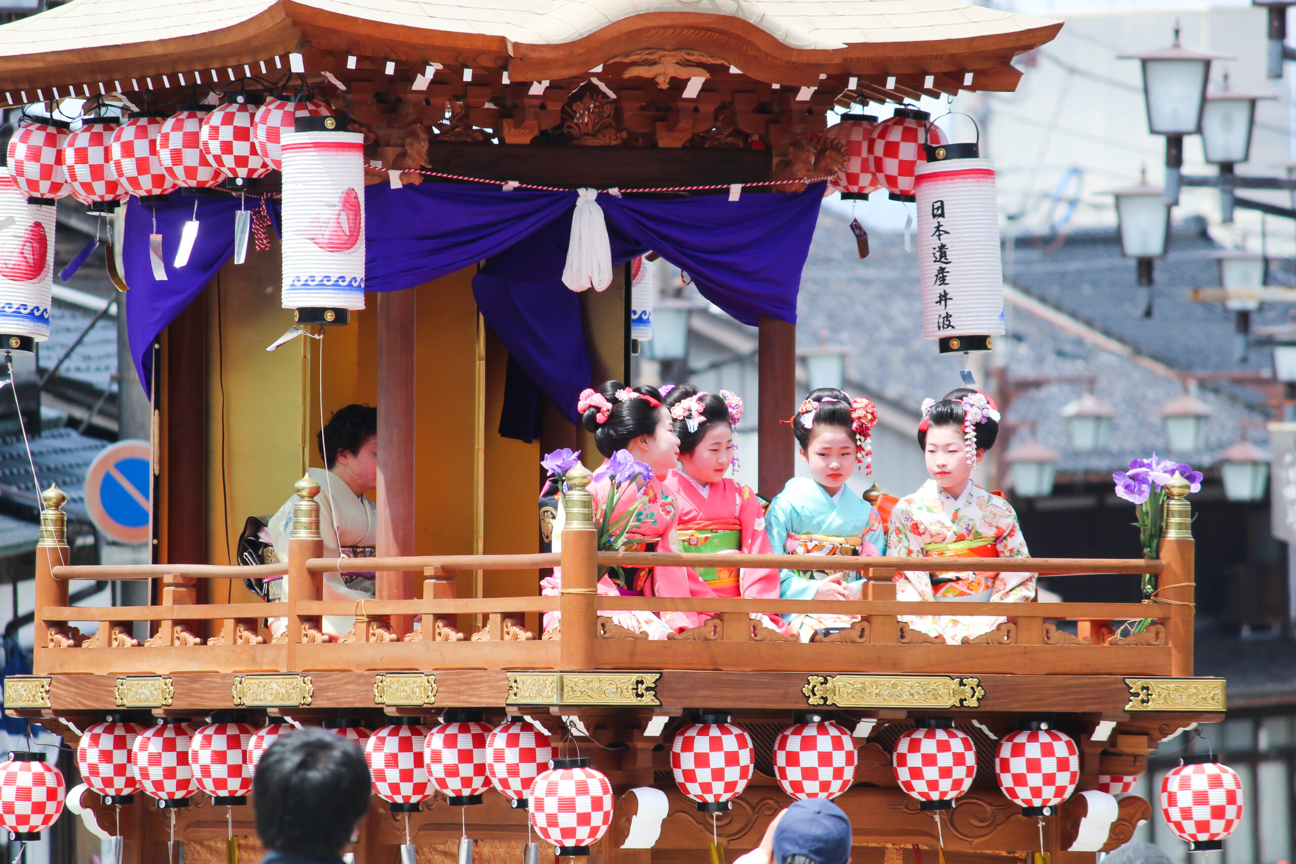 井波よいやさ祭り