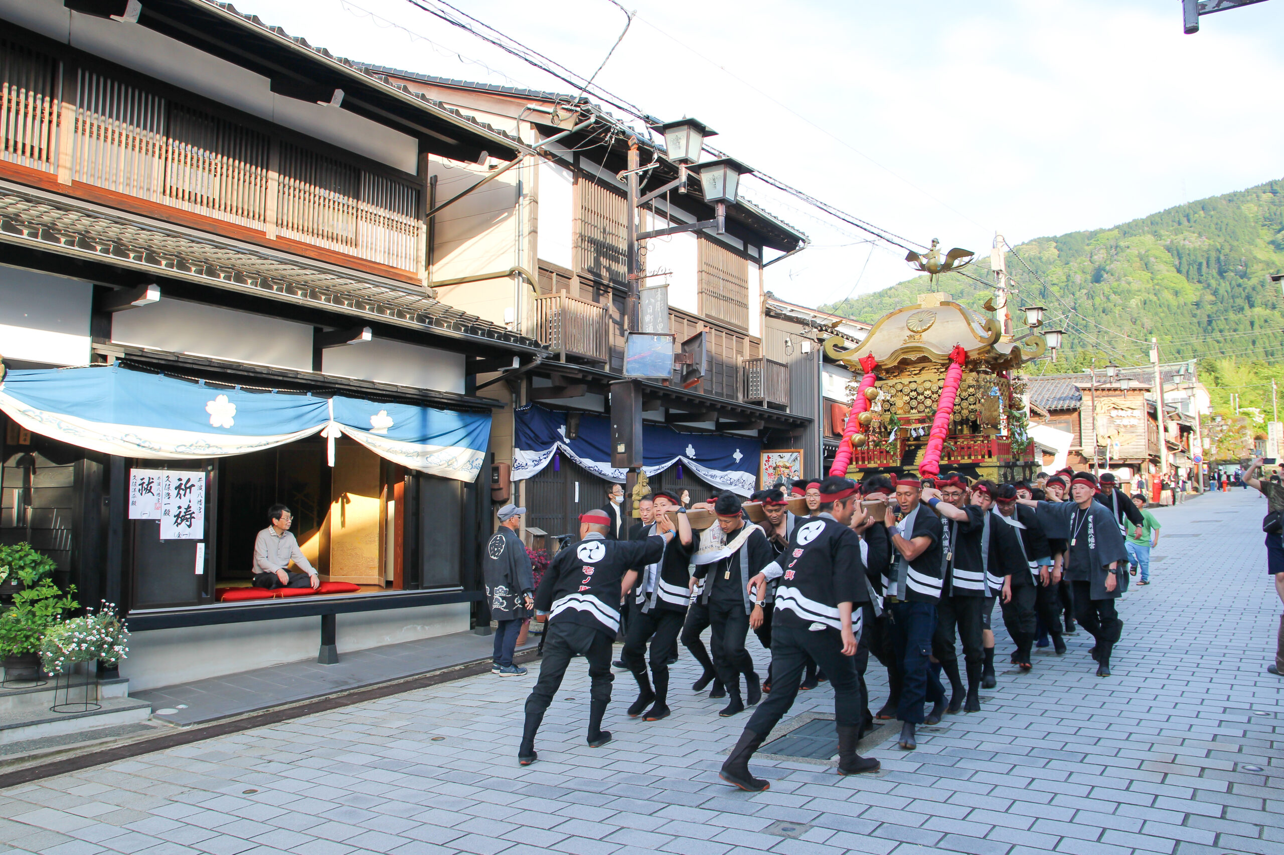 井波よいやさ祭り