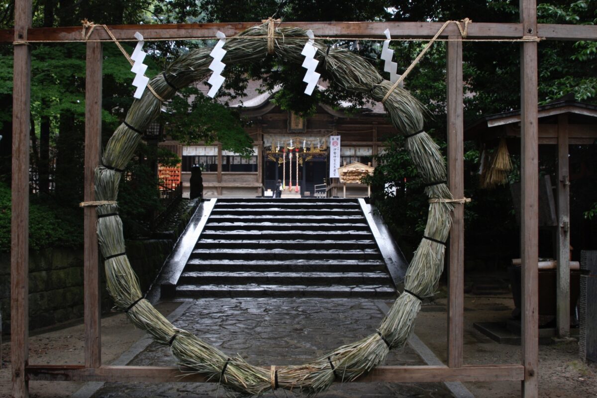 夏越の祓とは？6月に神社で見かける「茅の輪」にはどんな意味がある？