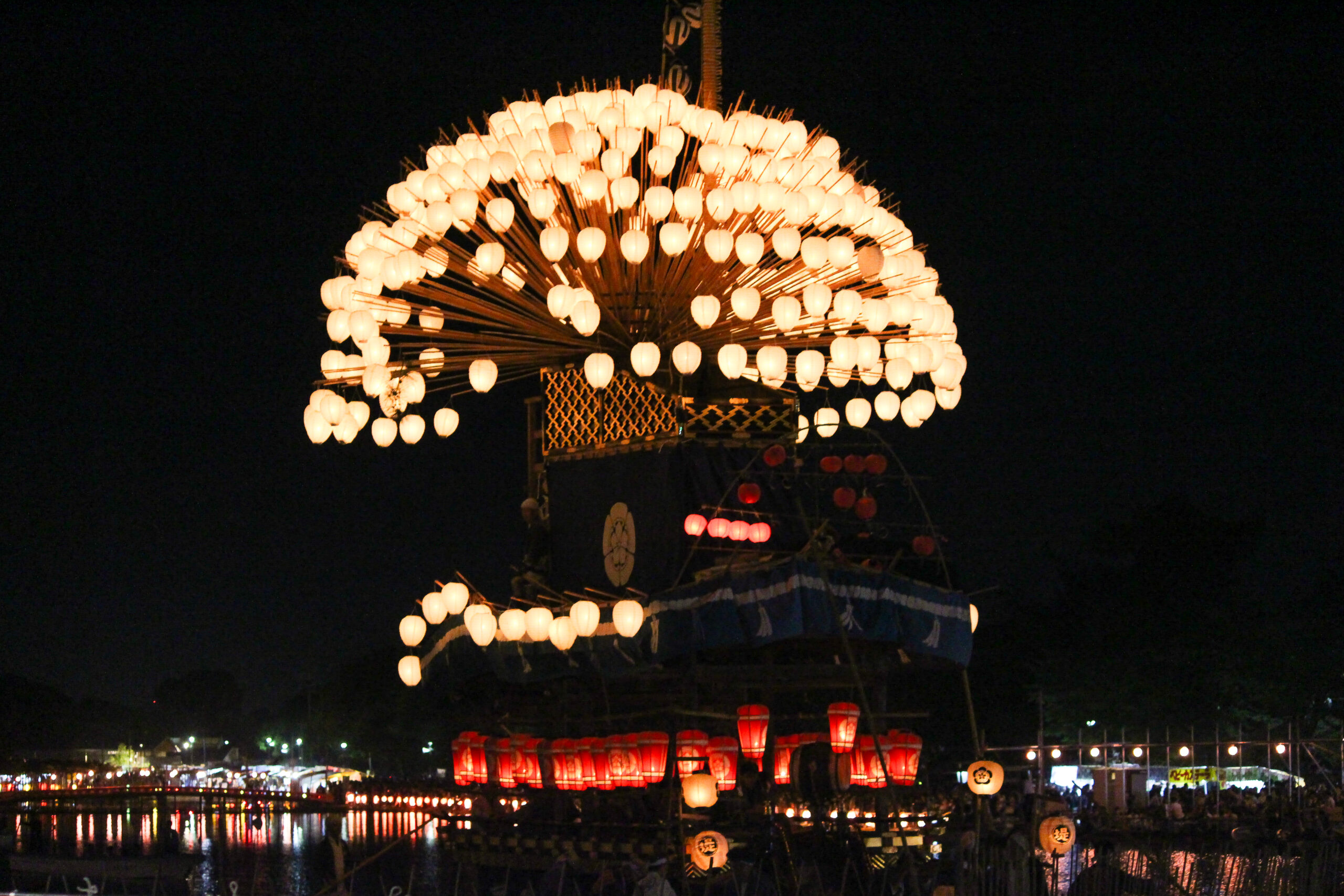 尾張津島天王祭の宵祭！まきわら船が夕暮れと共に作る幻想的な風景が見どころ｜株式会社オマツリジャパン