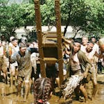 埼玉県上尾市の奇祭「どろいんきょ」2023年も神輿が盛大に泥まみれに！4年ぶり開催をレポート
