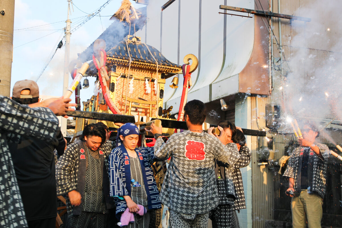豊橋祇園祭は手筒花火だけじゃない！頼朝行列、笹踊りは必見。お神輿を迎えるものは？