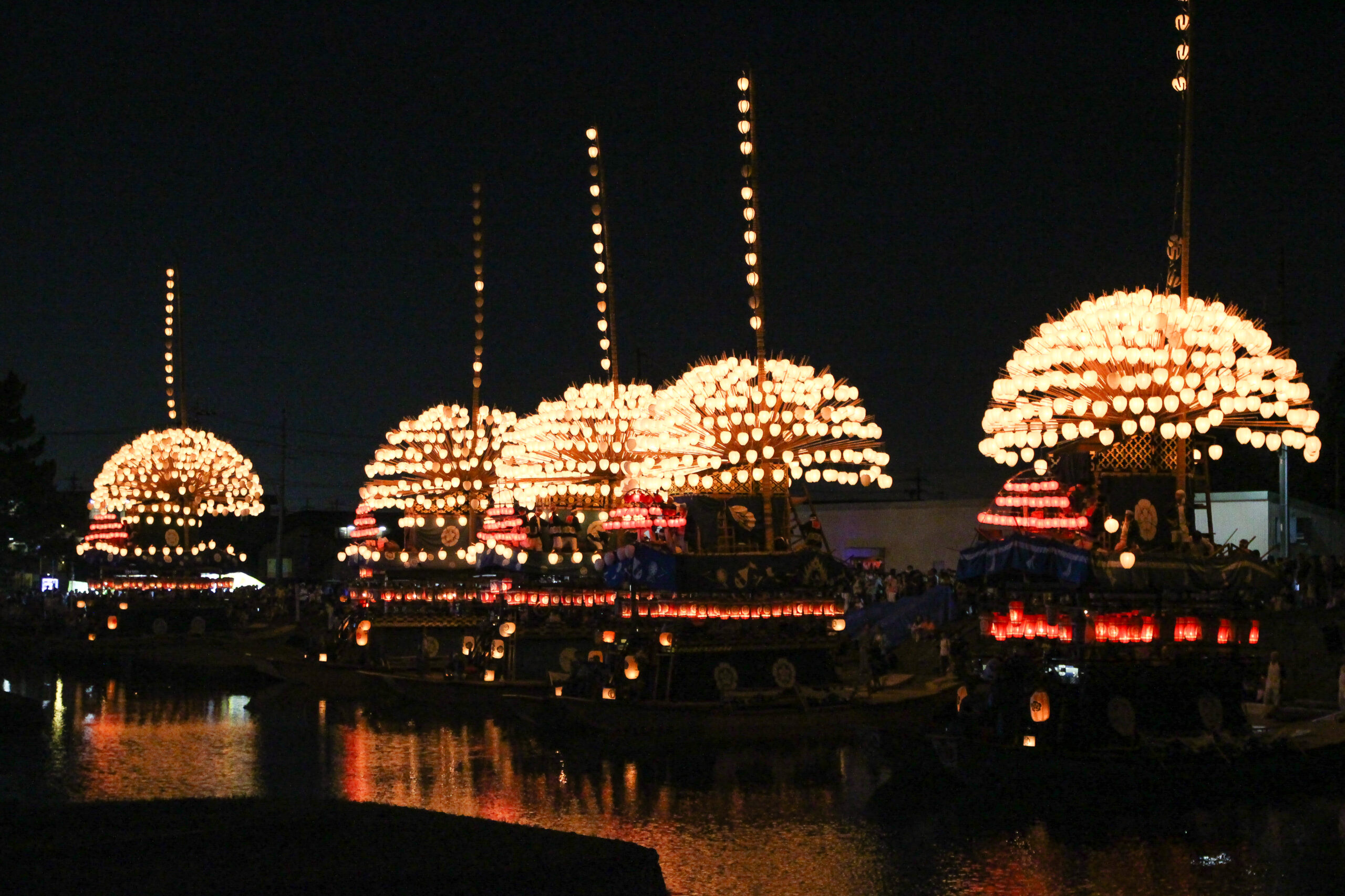 尾張津島天王祭の宵祭！まきわら船が夕暮れと共に作る幻想的な