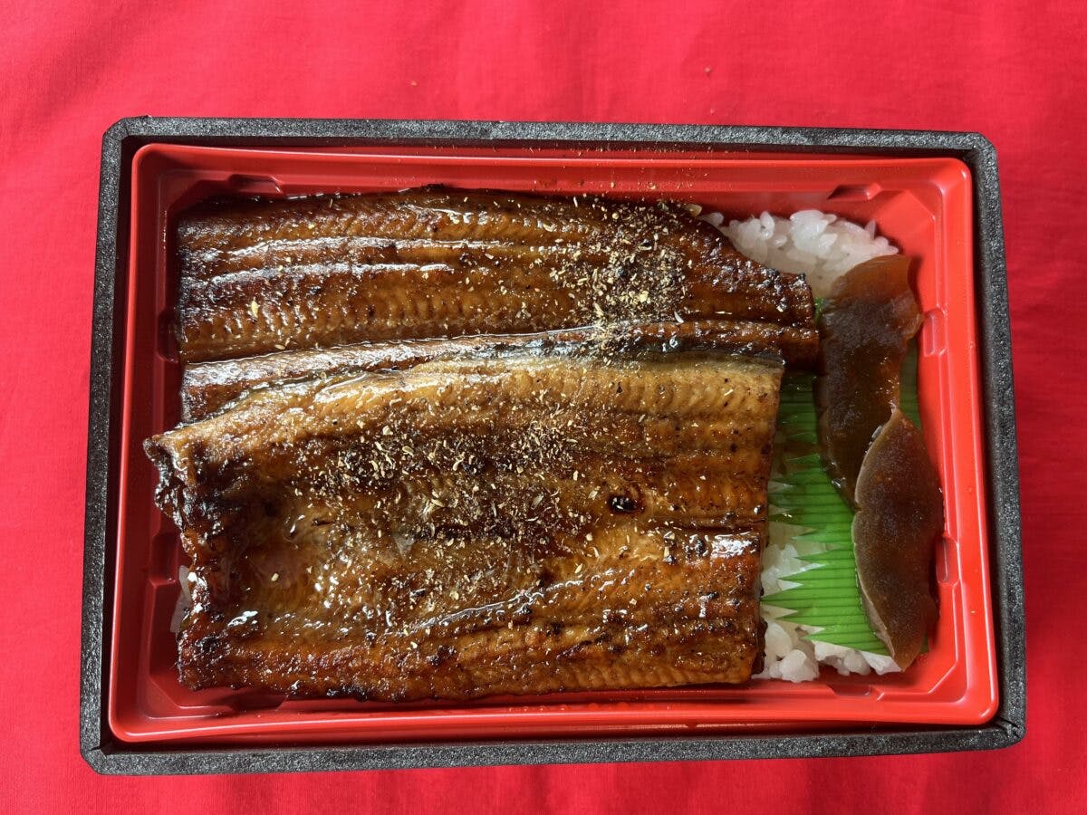 ファミマの特上鹿児島県産うなぎ蒲焼重