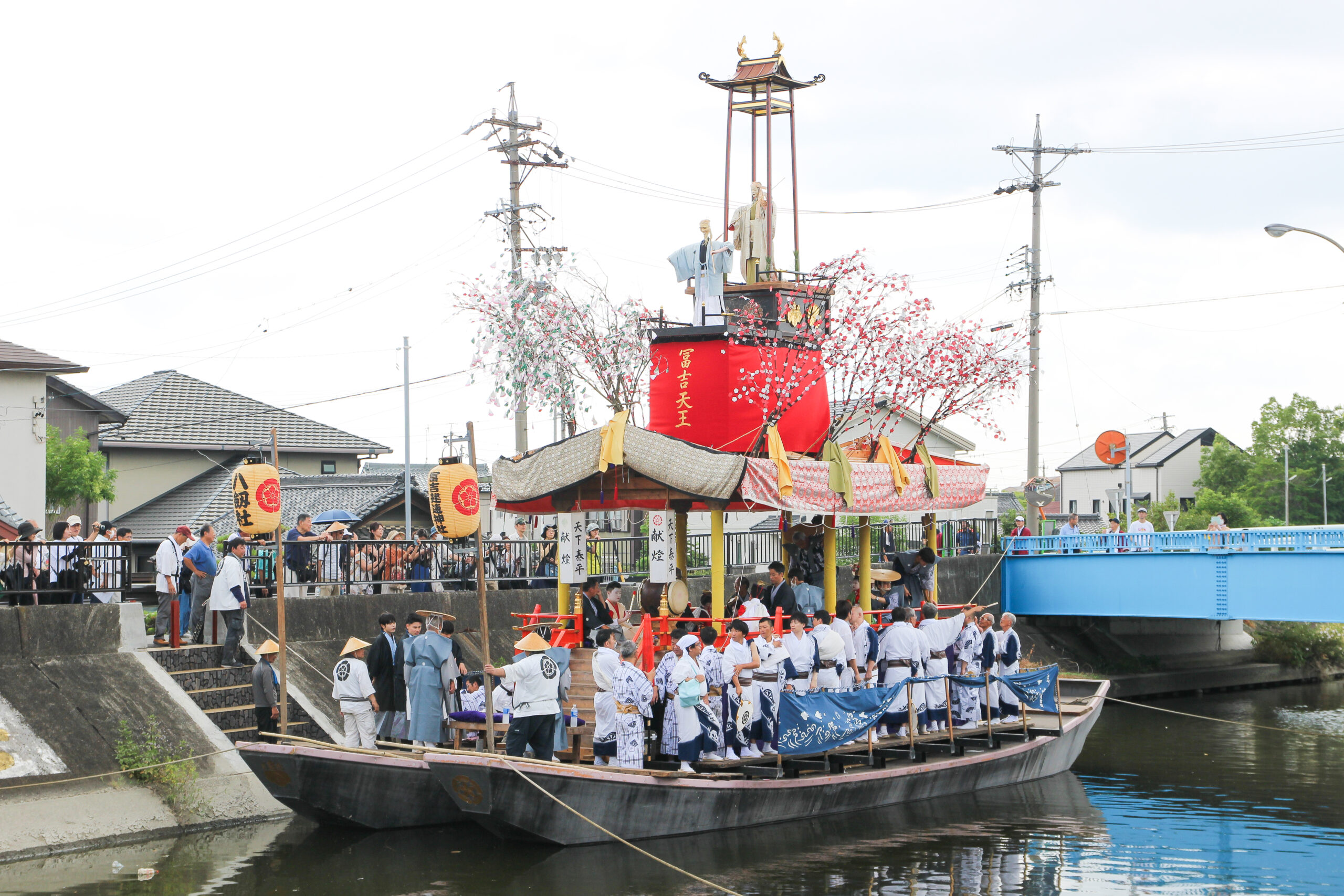 須成祭が4年ぶり本格開催！宵祭を提灯で彩る巻藁船、朝祭で橋を巻き上げ優美に進む車楽船は必見｜株式会社オマツリジャパン