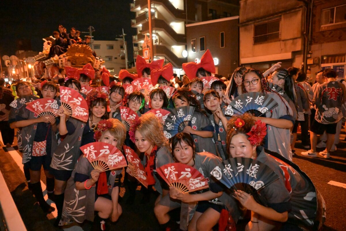 パレード開始直前の脊戸嬢たち