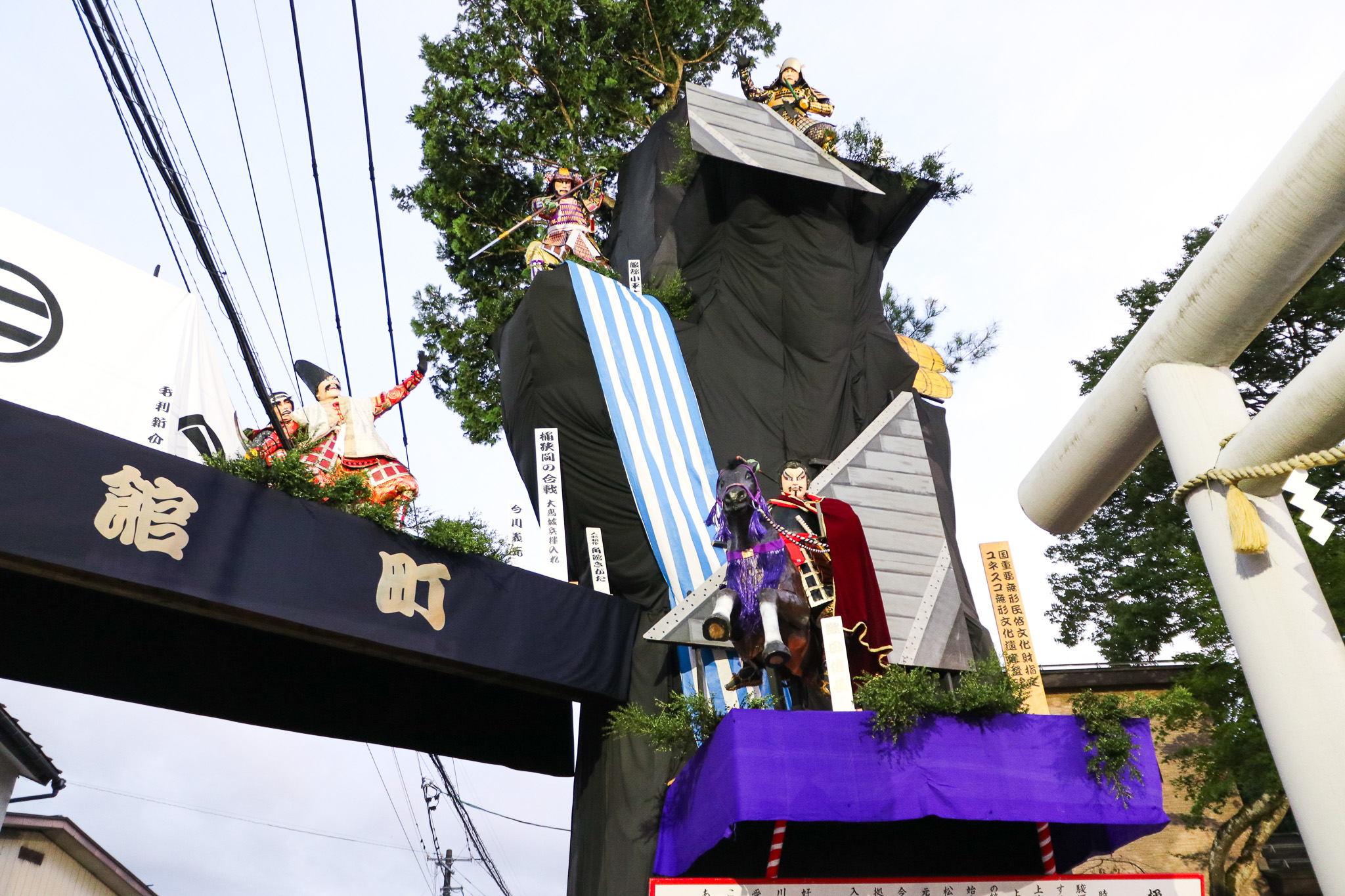 角館のお祭りの「やまぶっつけ」を見よ！激しく勇壮に夜通しぶつかり合う曳山が圧巻｜株式会社オマツリジャパン