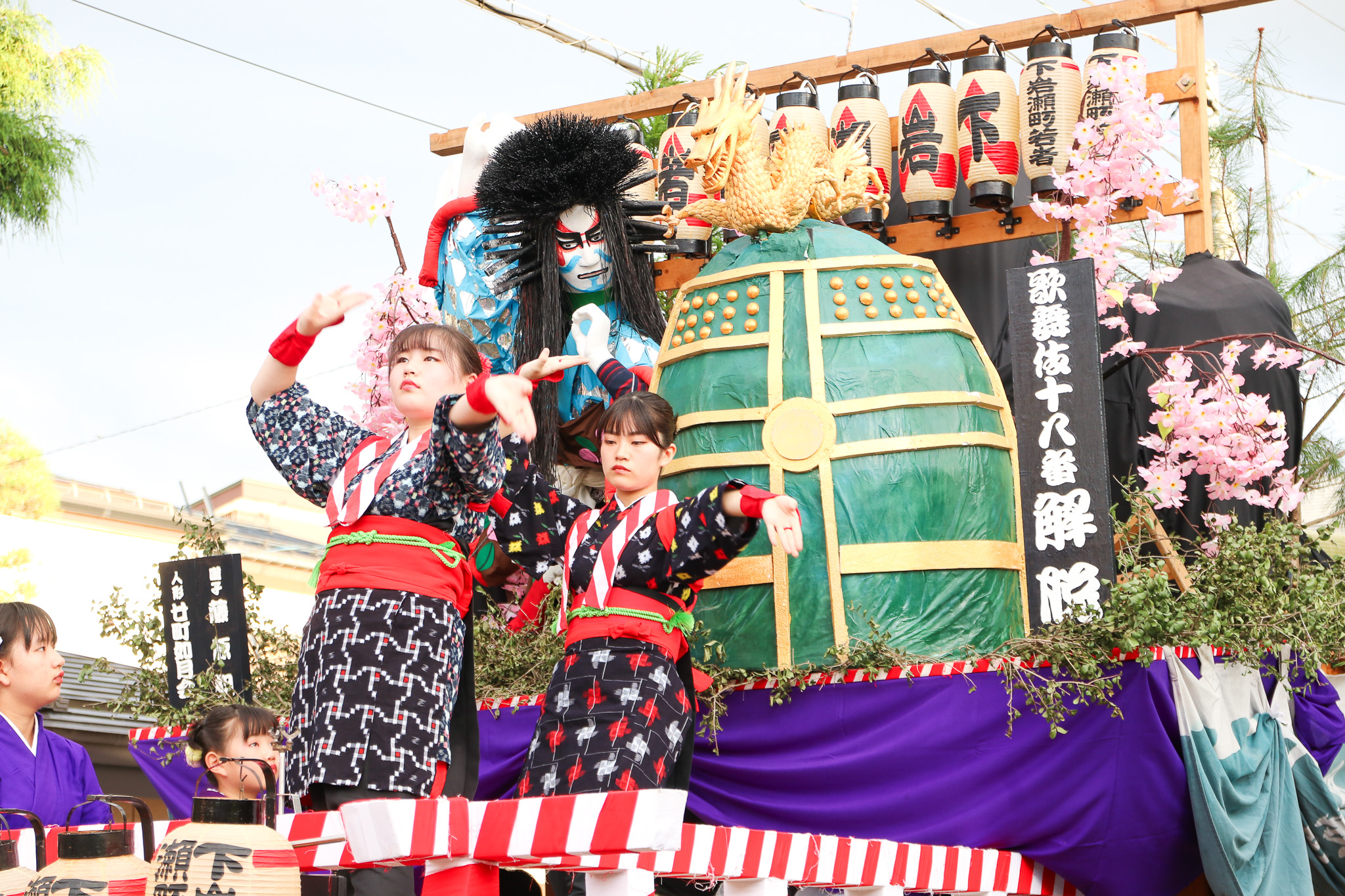 角館のお祭りの「やまぶっつけ」を見よ！激しく勇壮に夜通しぶつかり合う曳山が圧巻｜株式会社オマツリジャパン