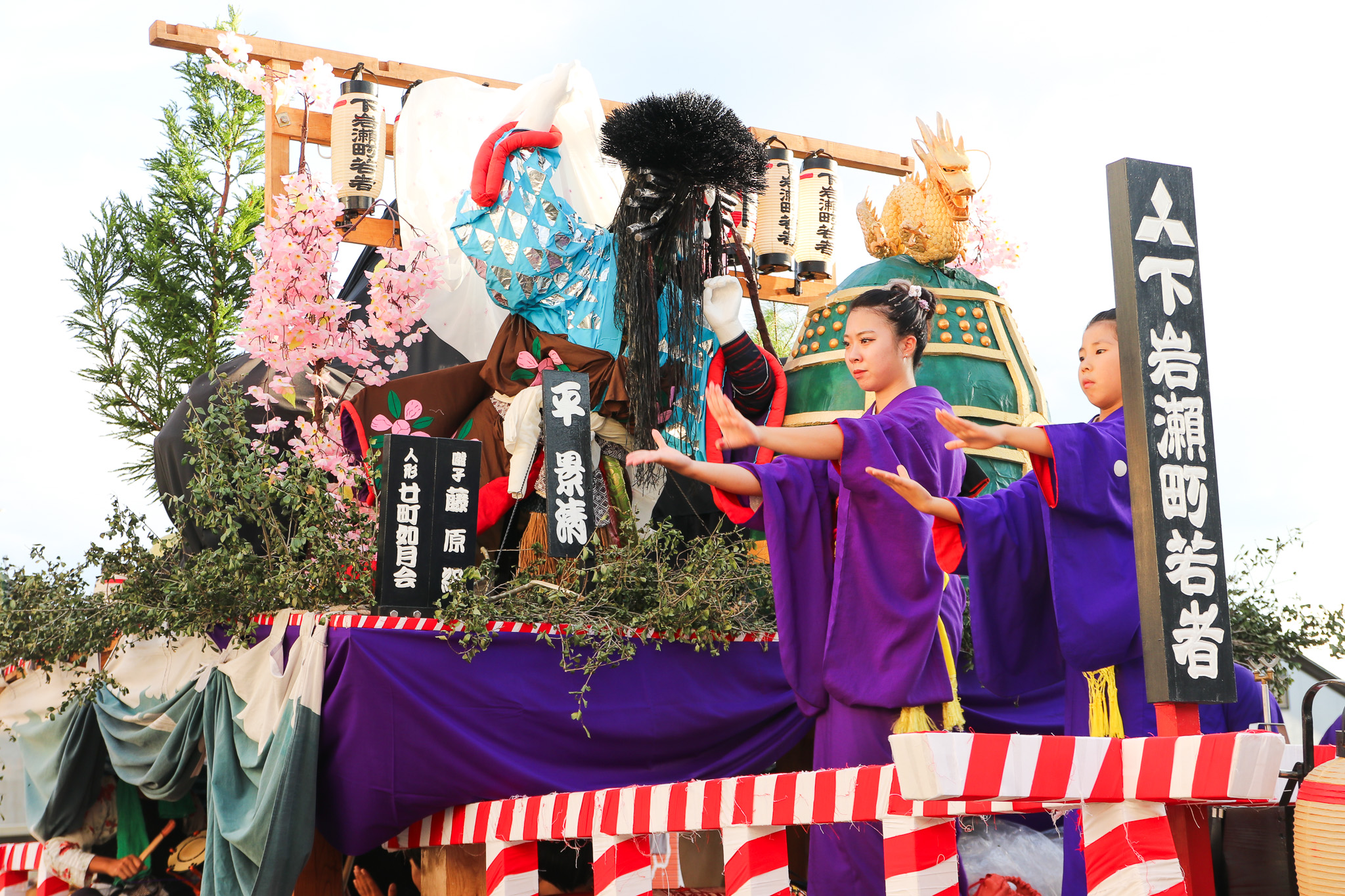 角館のお祭りの「やまぶっつけ」を見よ！激しく勇壮に夜通しぶつかり合う曳山が圧巻｜株式会社オマツリジャパン