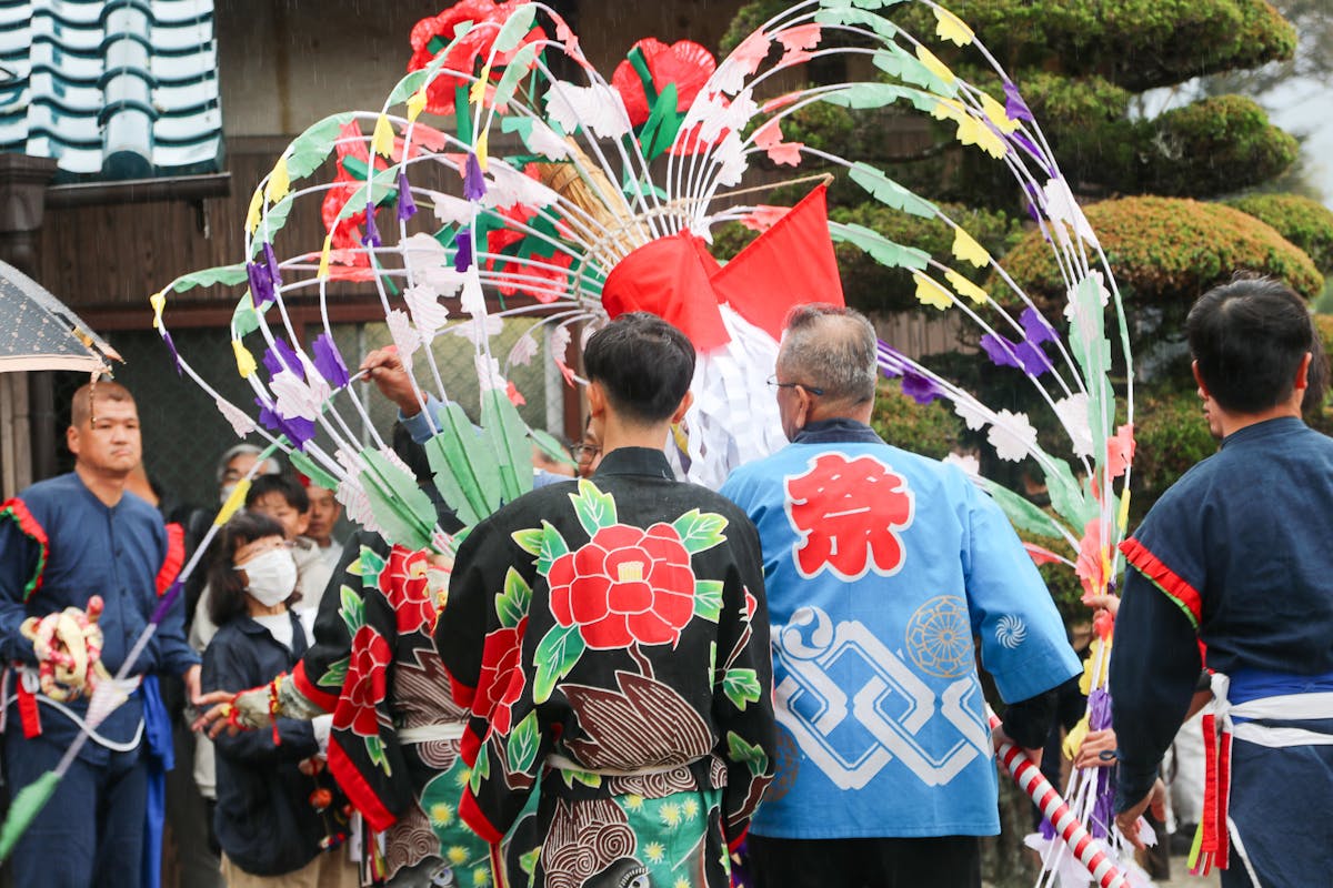 勝手神社の神事踊（かんこ踊り）が4年ぶり開催！色とりどりの姿での踊りが観客を魅了｜株式会社オマツリジャパン