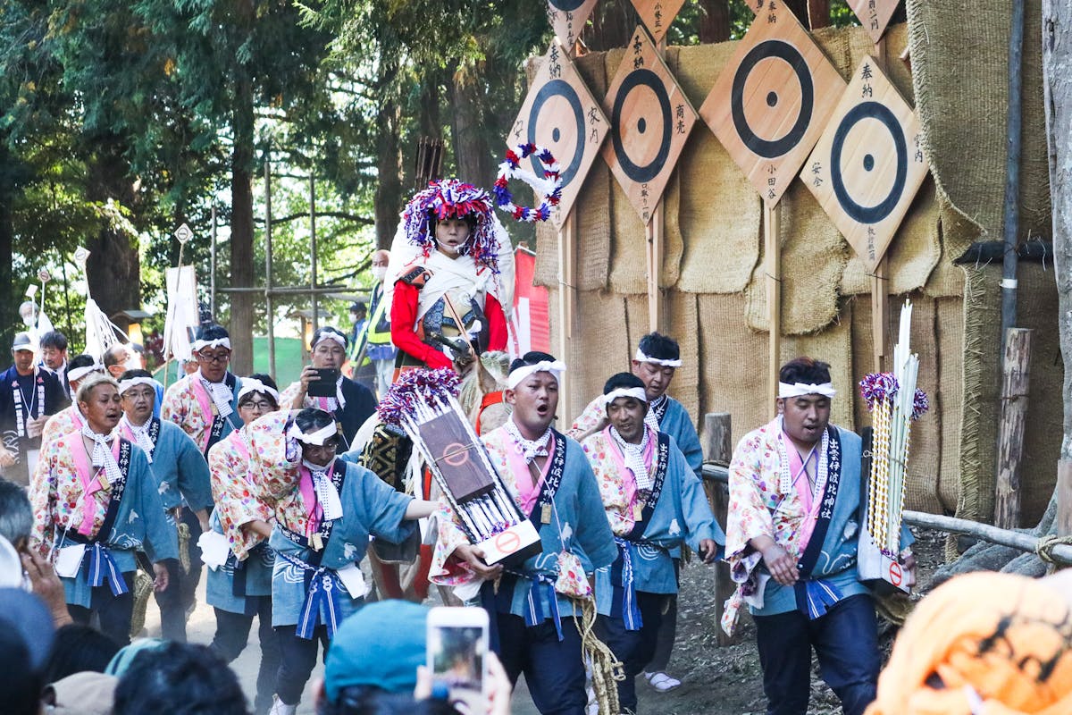 出雲伊波比神社の流鏑馬で騎馬武者の技の数々を見よう！埼玉・毛呂山の秋祭り｜株式会社オマツリジャパン