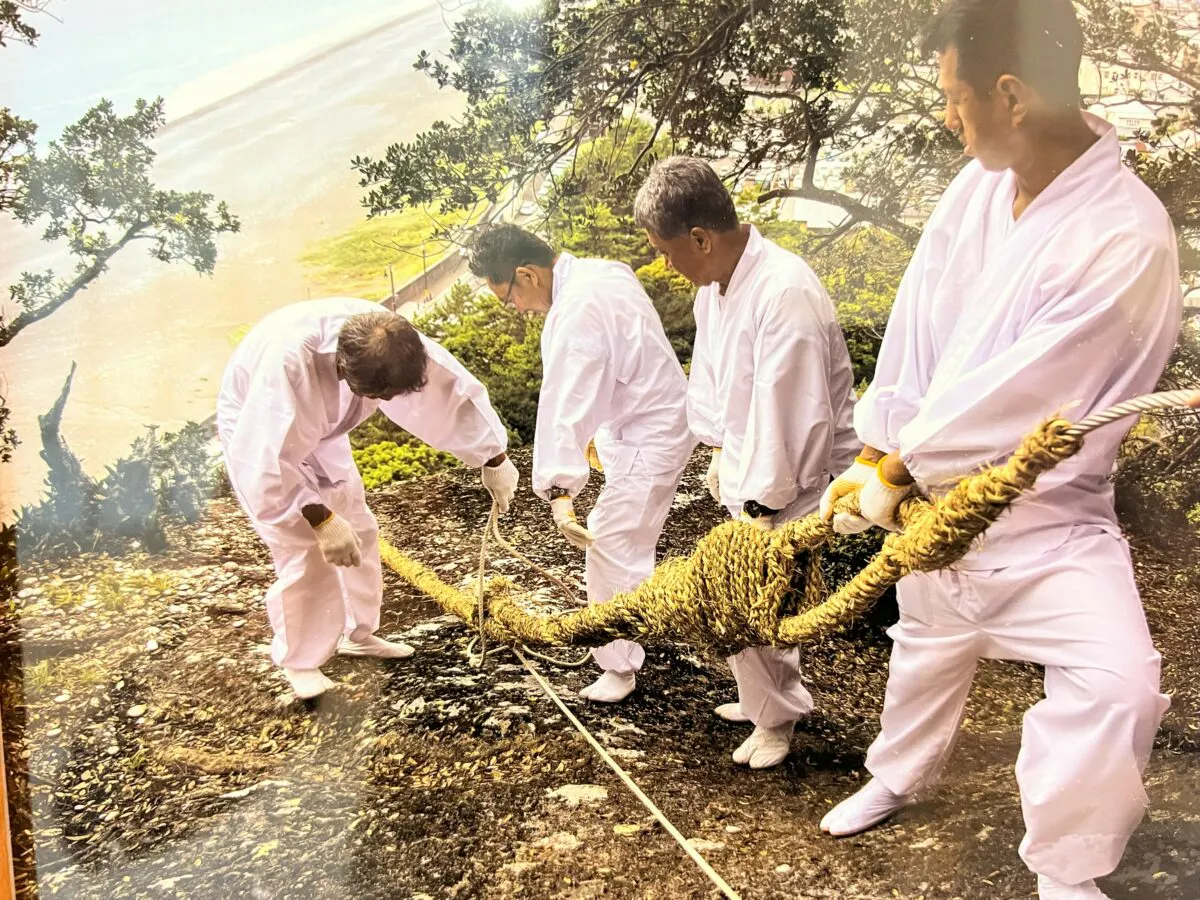 花の窟神社お綱かけ神事、2024年2月の開催情報。ご利益抜群のお綱に触れるには? |株式会社オマツリジャパン