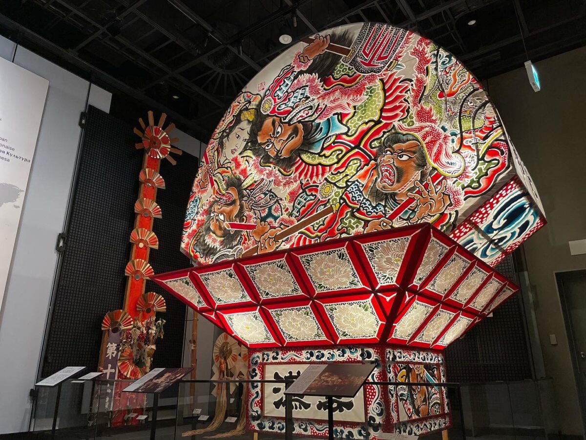 国立民族学博物館_ねぷた絵貼り替え