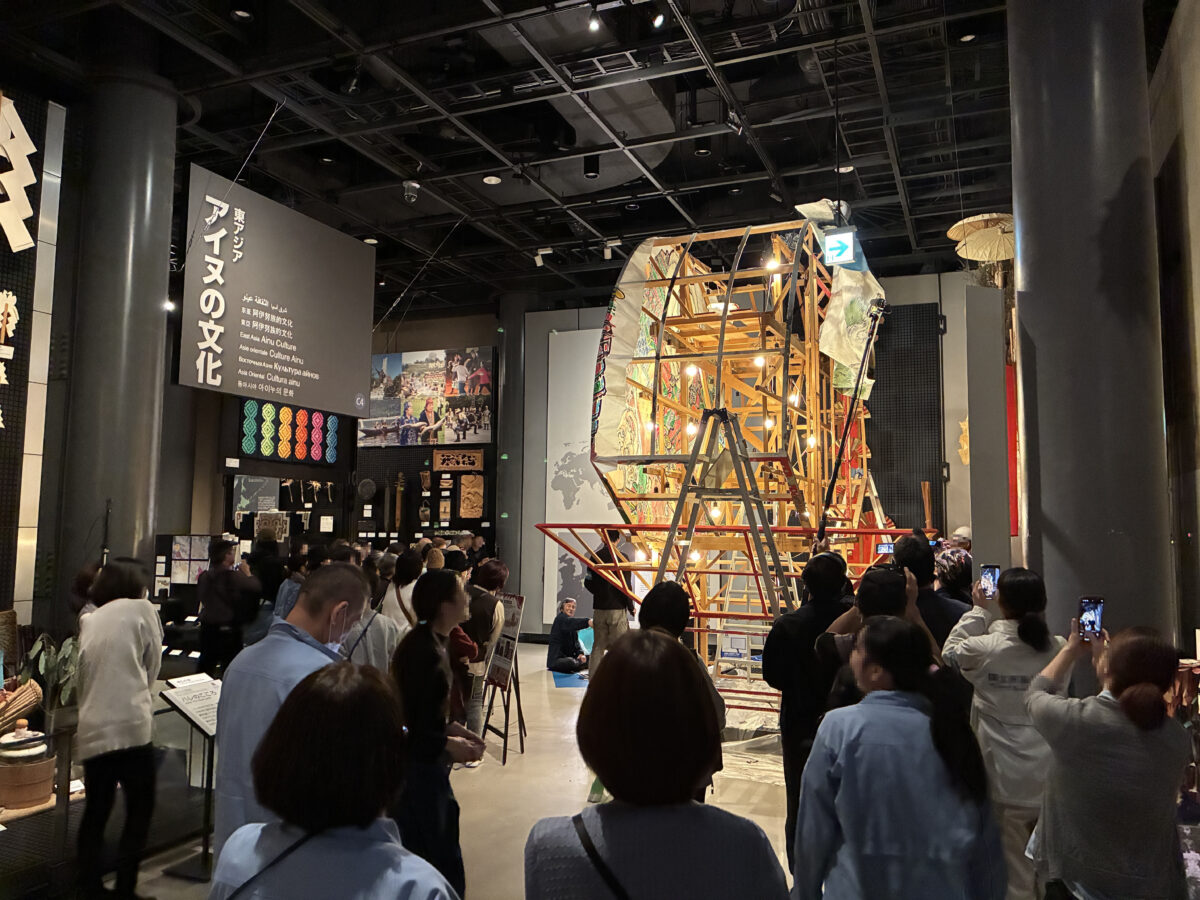 国立民族学博物館_ねぷた絵貼り替え