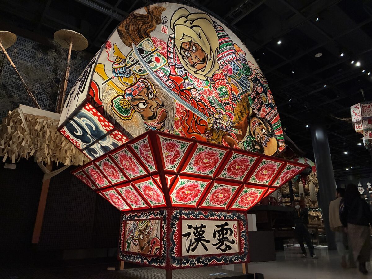 国立民族学博物館_ねぷた絵貼り替え