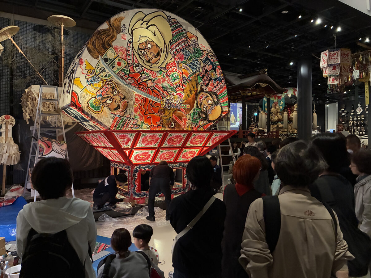 国立民族学博物館_ねぷた絵貼り替え